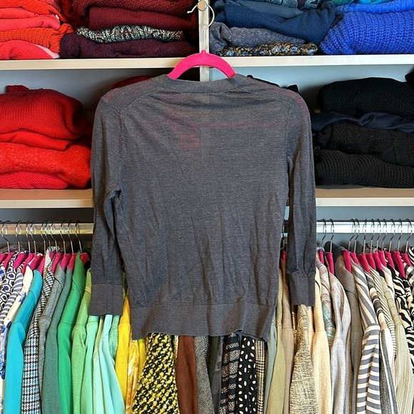 Loft dark gray 3/4 quarter sleeve v neck button front cardigan size XS - Picture 3 of 3